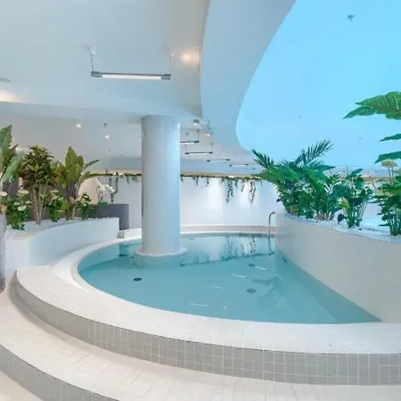 Hanza Tower Club Family Sauna & Pool & Jacuzzi * Szczecin