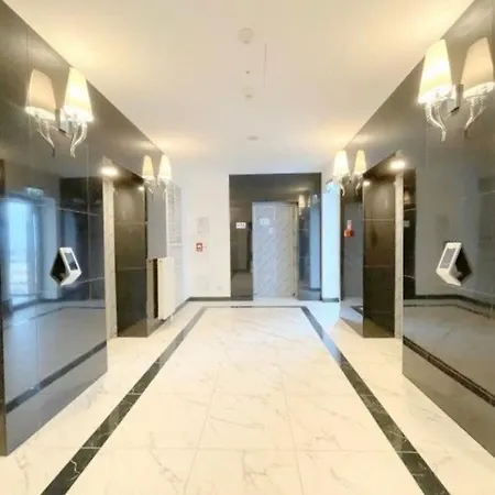Hanza Tower Club Family Sauna & Pool & Jacuzzi Apartament